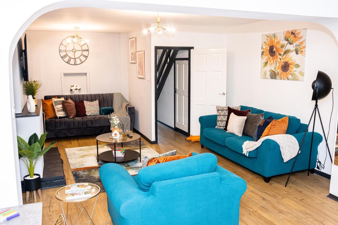 Td Stourb Dudley - Luxurious 3 Bedroom House - Sleeps 7 - Dy1 - Long And Short Stay Brierley Hill Exterior foto